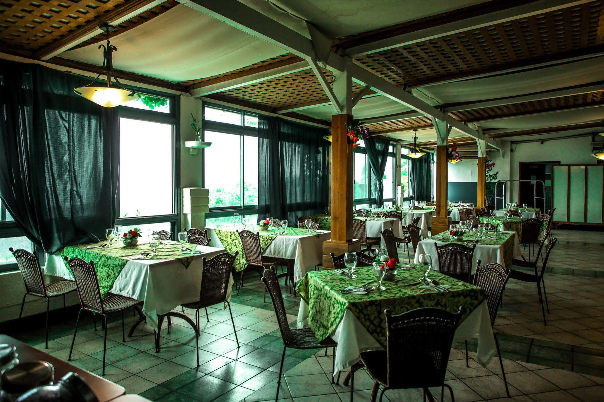 Days Hotel Tagaytay Tagaytay City Exterior foto