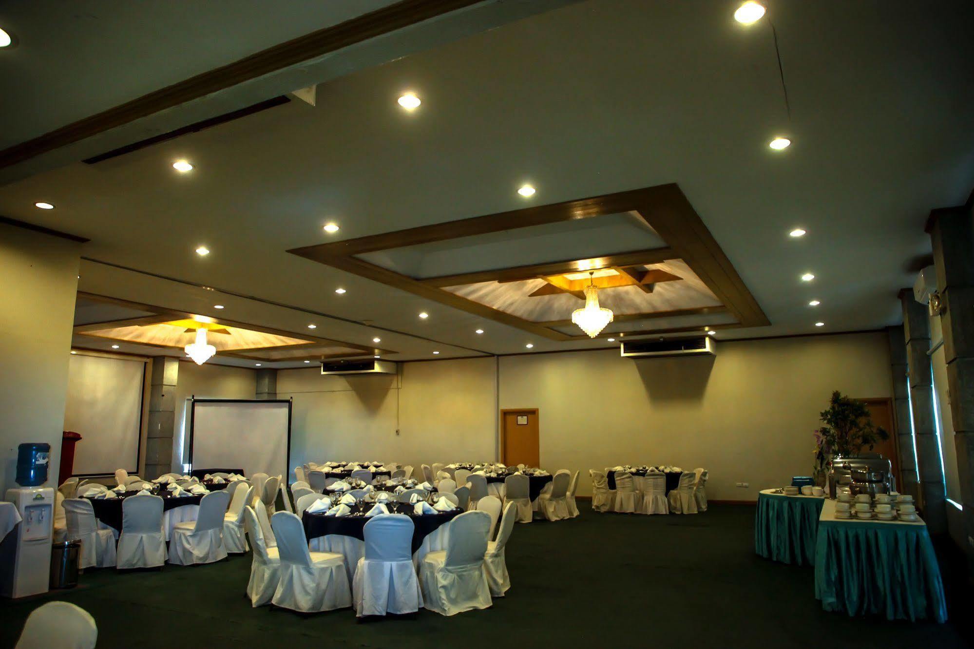Days Hotel Tagaytay Tagaytay City Exterior foto